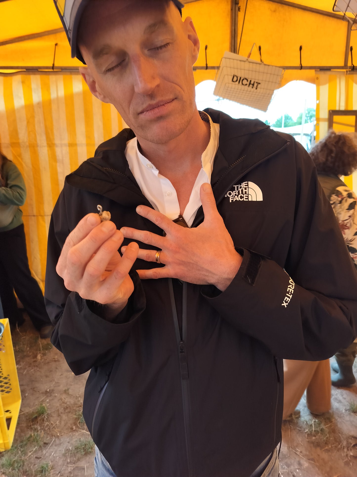 Een Tegenhanger - Contra-spirituele steen