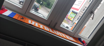 Ergens bij horen - UITSLUITEN! Sjaal