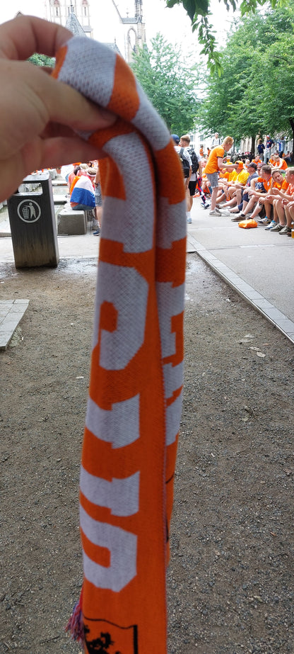 Ergens bij horen - UITSLUITEN! Sjaal