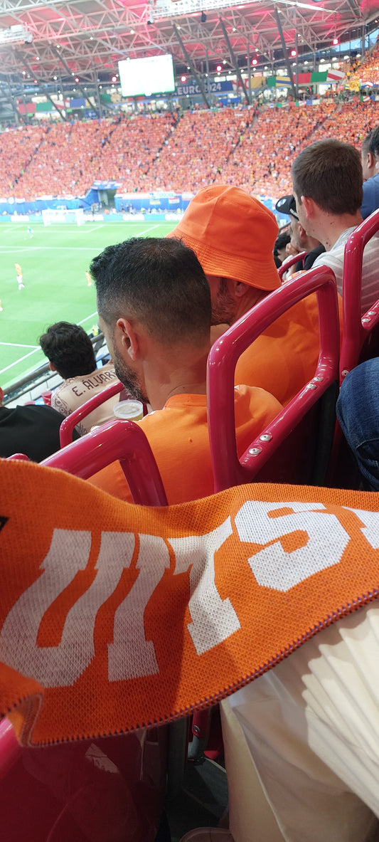 Ergens bij horen - UITSLUITEN! Sjaal