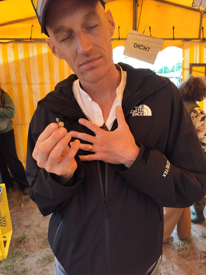 Een Tegenhanger - Contra-spirituele steen